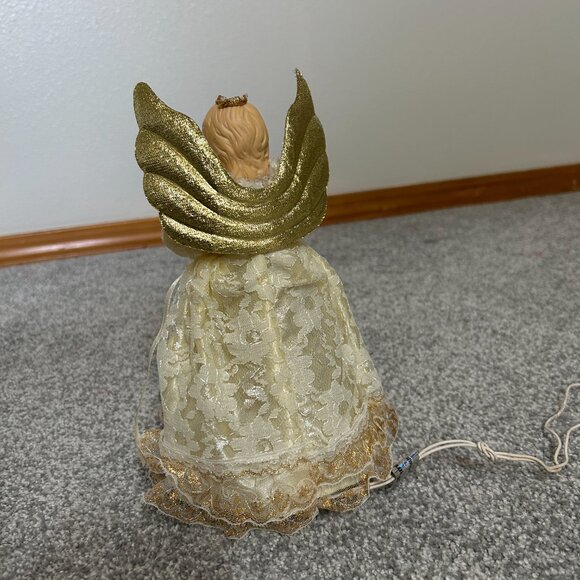 Classic Angel Tree topper with lights - Picture 2 of 7